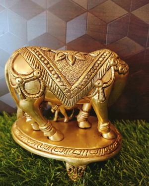 Buy Brass Cow And Calf With Milk Pot Idol / Pure & Antique 6″