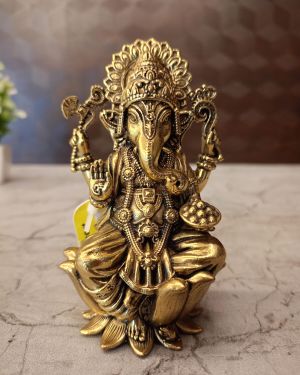Brass Fine Art Ganesha Sitting On Lotus Base 4″