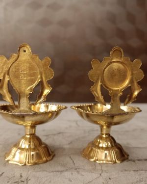 Brass Fine Art Sangu Chakra Diya For Pooja 3.5″