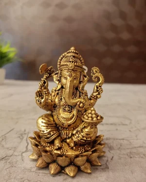 Brass Fine Art Ganesha Idol Sitting on Lotus Base 3.5 Inch – Traditional Vinayagar Statue for Pooja & Décor